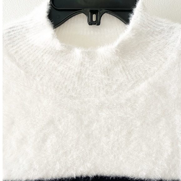 Bailey 44 Mock Neck Striped Fuzzy Kitten Yarn Pullover XS - Picture 5 of 6